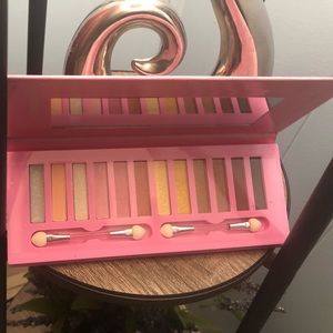 Icing eyeshadow palette
